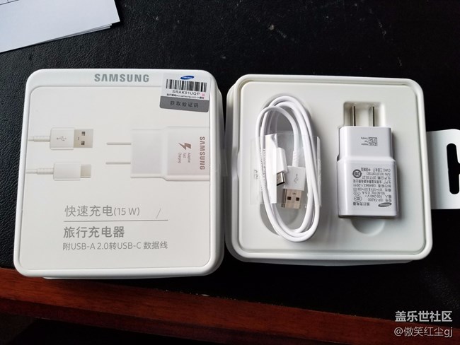 預約贈品到手，坐等Note7老用戶的無線充。