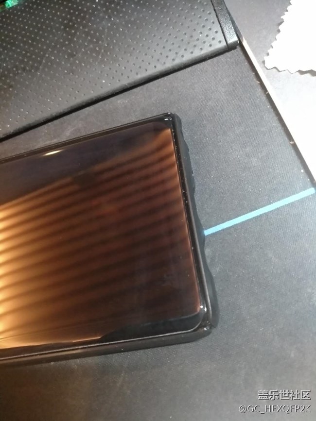 給大家分享一款全屏全貼合的真正的鋼化膜吧