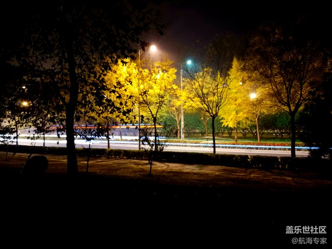 帶著小型支架&amp;note8之奔流不息的車流，光與影