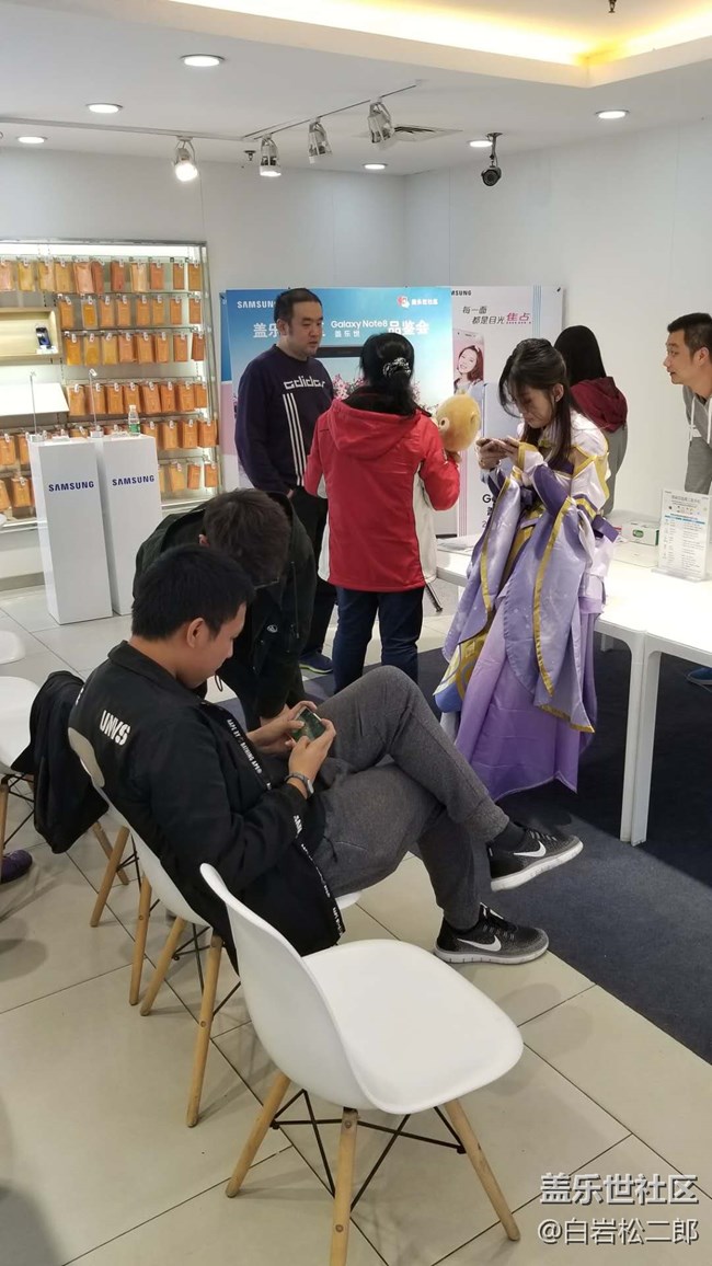 【note8北京品鑒會】功能很強(qiáng)大，蛋糕很好吃，小姐姐很好看~