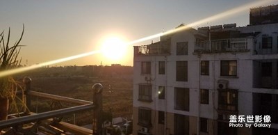 太陽(yáng)升起了