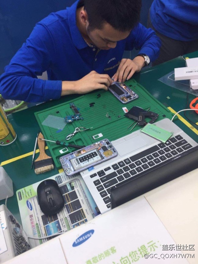 屏碎了，體驗(yàn)會(huì)員半年500換屏服務(wù)