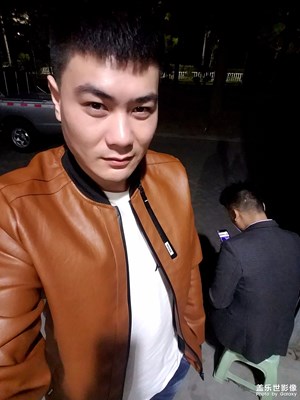 夜拍很強(qiáng)大，照樣膚白貌美，當(dāng)然見(jiàn)笑了