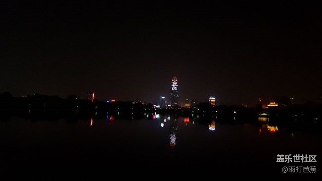 大明湖夜色
