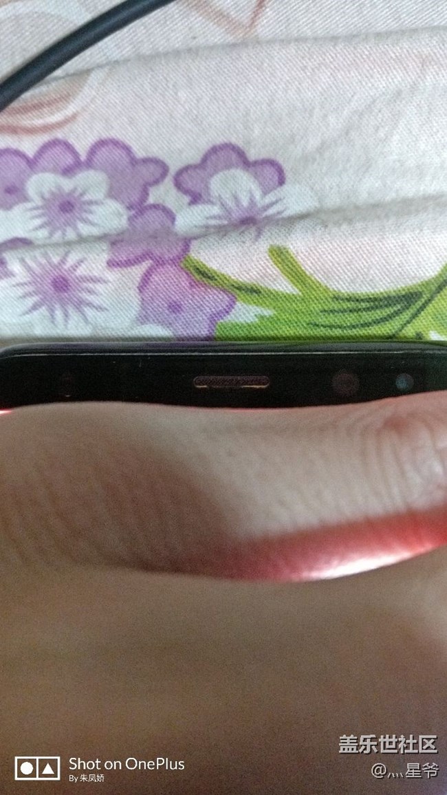 請(qǐng)留意聽筒位置，或許你們的s8也有這樣的情況