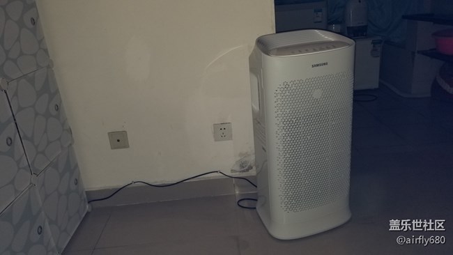 打開閃光燈拍照 是紫色的