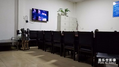 祝大家圣誕節(jié)快樂！有沒有和我一樣加班??