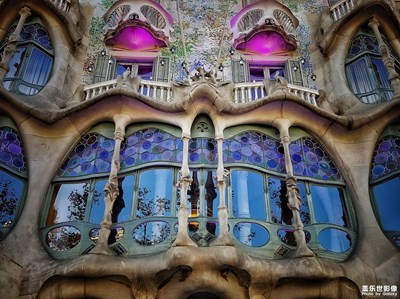 拍才知道，跟隨高迪的腳步，重識巴塞羅那