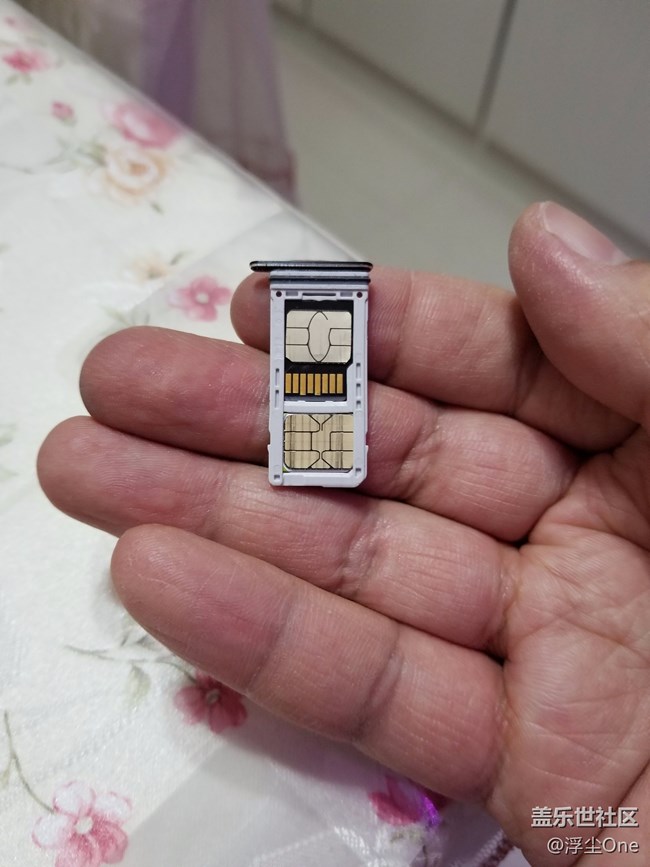 今天終于搞定了雙SIM卡加TF內(nèi)存卡！