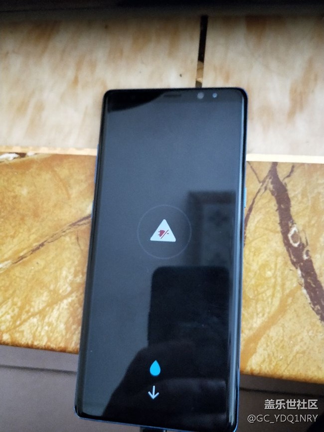 手機充電更新后出現(xiàn)關(guān)機充不進去電