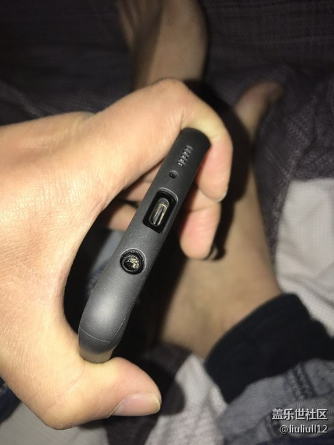 大家耳機(jī)孔是這樣嗎？