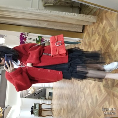 店內(nèi)的美衣
