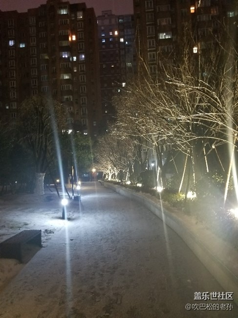 為什么我的note8 照夜景路燈就會這樣