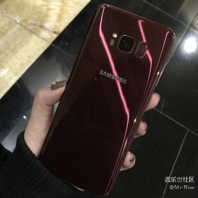 芳華但并非絕代，高貴不失贊美。勃艮第紅S8