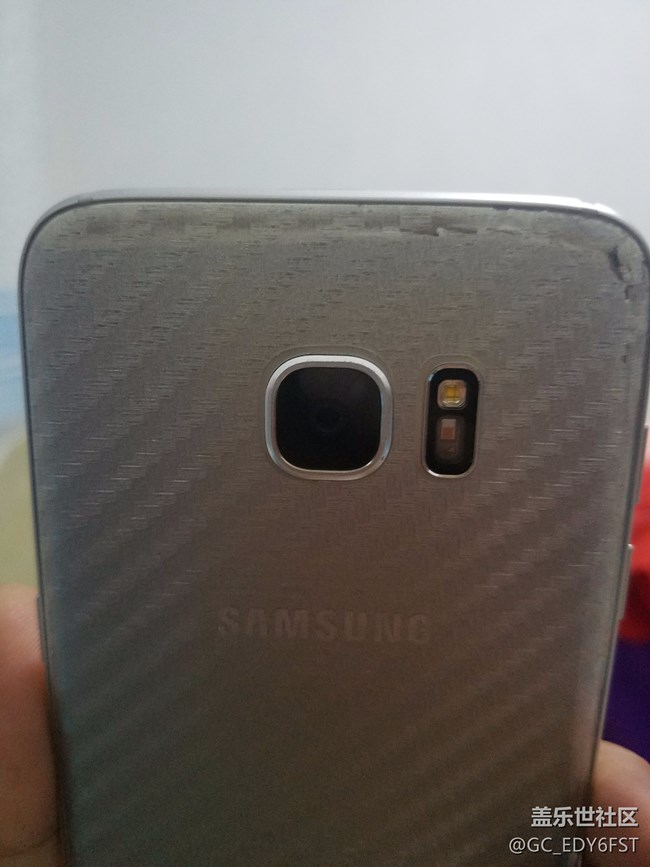 s7edge換完屏幕后蓋顏色大面積脫落