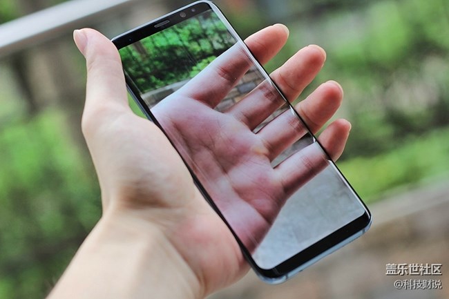 以S8+的素質(zhì)現(xiàn)在一點(diǎn)也不過(guò)時(shí)，價(jià)格適中，合適入手