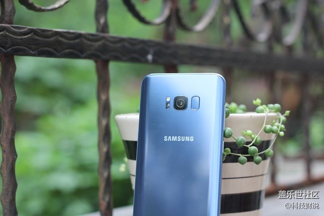 以S8+的素質(zhì)現(xiàn)在一點(diǎn)也不過(guò)時(shí)，價(jià)格適中，合適入手