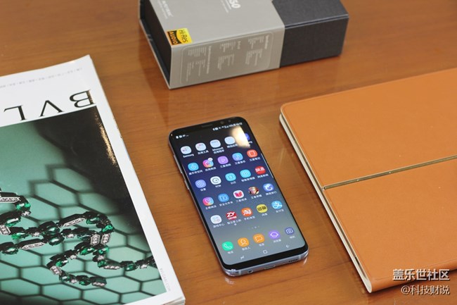 以S8+的素質(zhì)現(xiàn)在一點(diǎn)也不過(guò)時(shí)，價(jià)格適中，合適入手