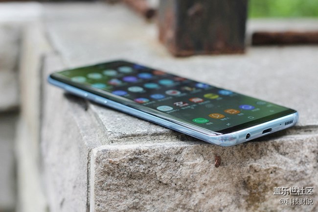 以S8+的素質(zhì)現(xiàn)在一點(diǎn)也不過(guò)時(shí)，價(jià)格適中，合適入手