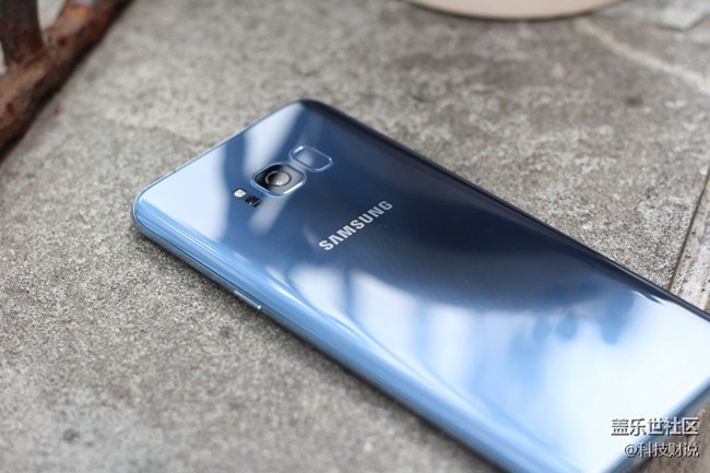 以S8+的素質(zhì)現(xiàn)在一點(diǎn)也不過(guò)時(shí)，價(jià)格適中，合適入手