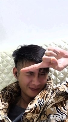 這回喝一點(diǎn)偷偷吐一點(diǎn)，胃好了