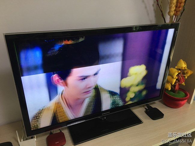 電視機(jī)屏幕局部變色了，大神們幫忙看看什么問題