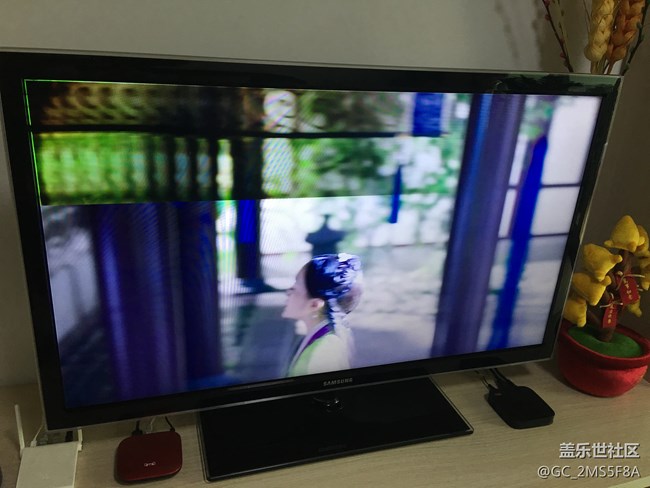 電視機(jī)屏幕局部變色了，大神們幫忙看看什么問題