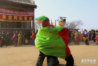【中國最美瞬間】+?？h古廟會(huì)