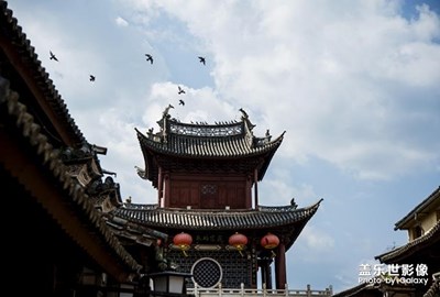 【中國(guó)最美瞬間】+巍霞擁鶴