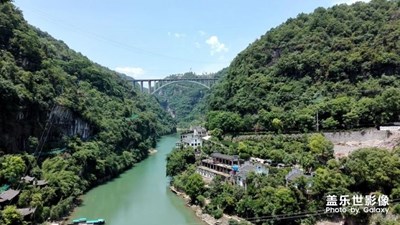 【中國(guó)最美瞬間】+宜昌天路