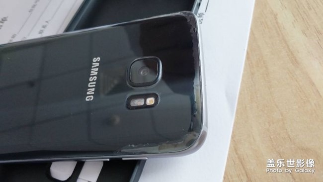 三星s7玻璃成這樣了，還有前面也是，也不防水了