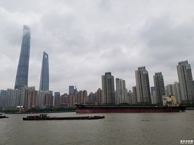 陸家嘴，在輪渡上拍的