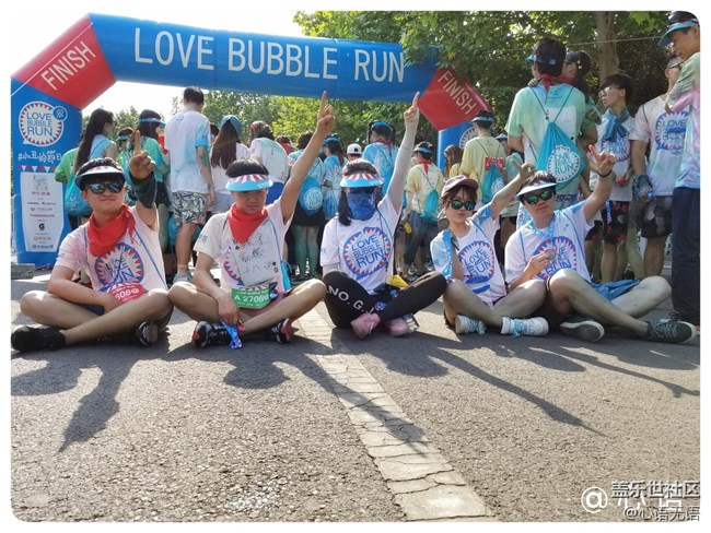 歡樂(lè)的北京泡泡跑