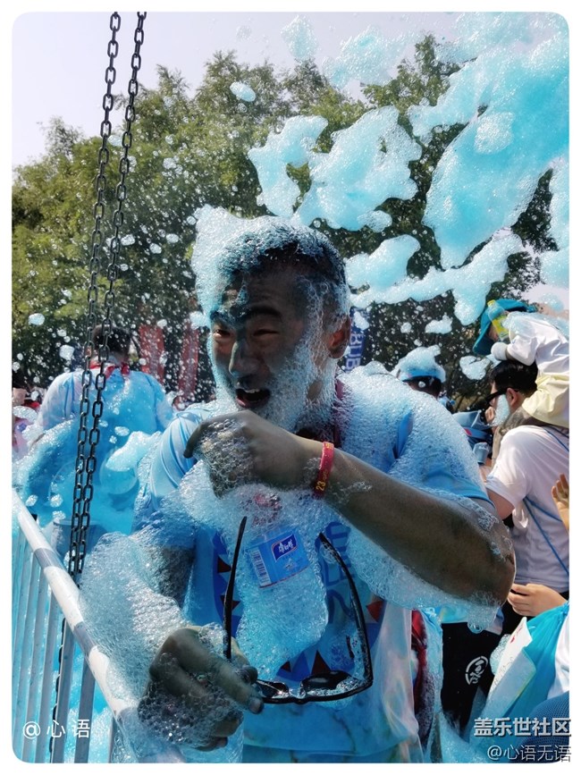 歡樂(lè)的北京泡泡跑