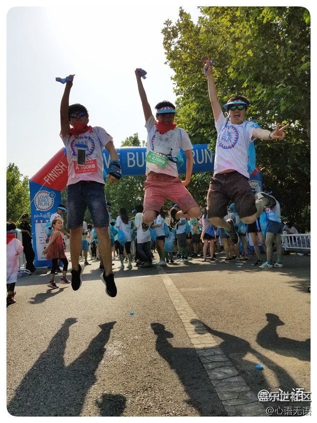 歡樂(lè)的北京泡泡跑