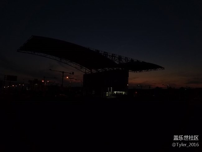 是8.0相機(jī)不行？還是我拍照姿勢(shì)不對(duì)？