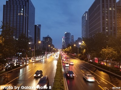 藍(lán)天白云與夜晚