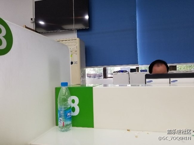 手機(jī)屏幕2個(gè)氣泡，售后說(shuō)不保修