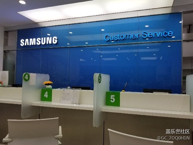 別買三星了，手機問題都不給修，屏幕脫膠兩個氣泡