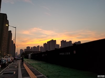 小區(qū)的黃昏