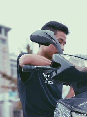 機(jī)車(chē)少年