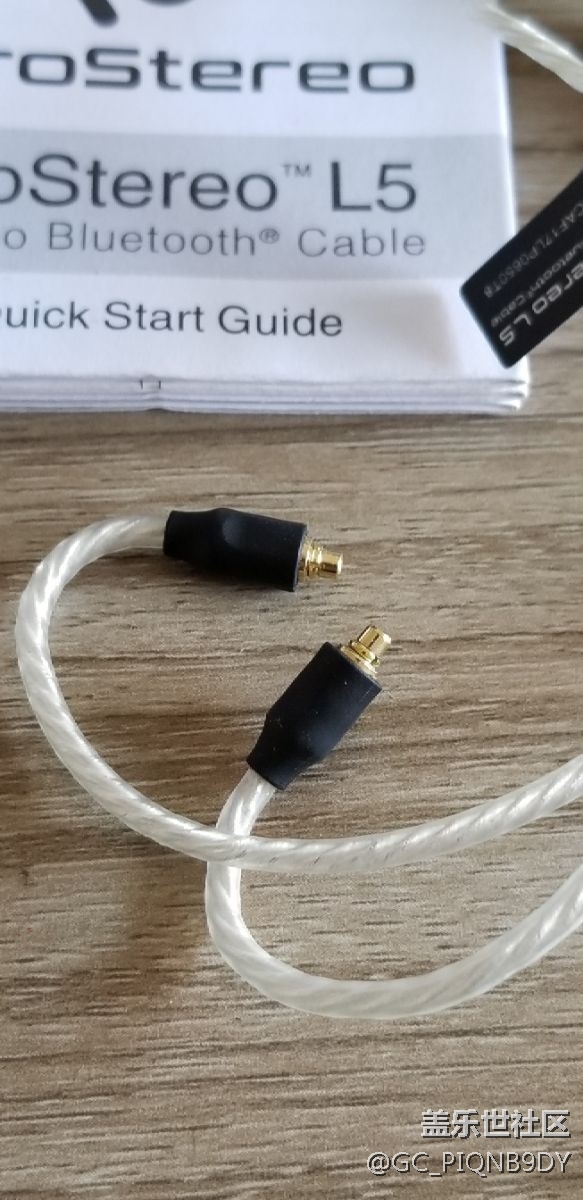 給note8配了個(gè)耳機(jī)