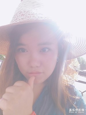 職業(yè)照騙？只有和奶奶的合影是真實(shí)的我??