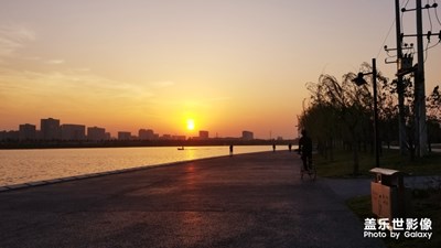 翻到之前拍的照片-夕陽(yáng)