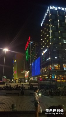 小姐姐光芒四射