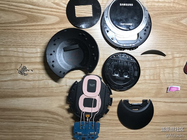 【拆解】三星第三代無線充電器拆解 【拆解】三星第三代無線充電器拆解