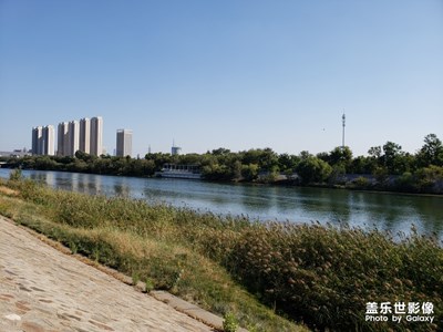 天氣不錯(cuò)，河邊健走一小時(shí)