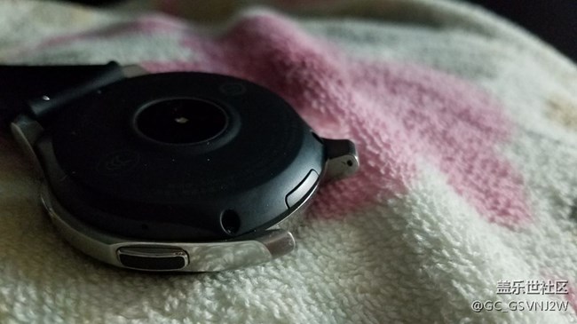 Galaxy watch的這個(gè)是什么？難道是預(yù)留的插卡口？！