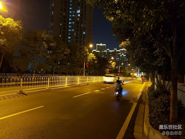 牛9夜拍？是否偏黃?
