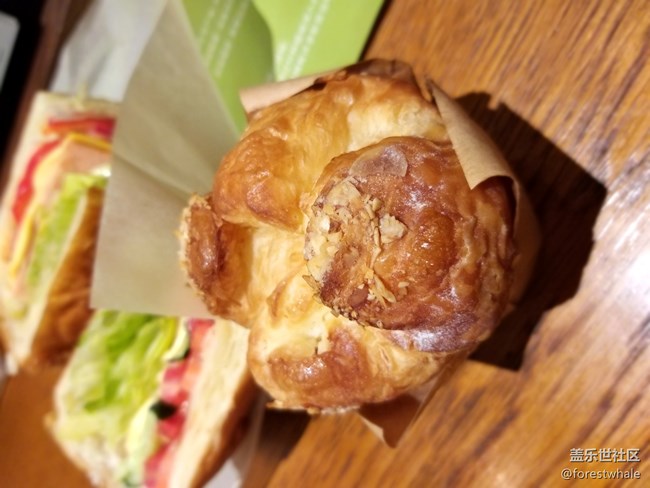 對手機(jī)的攝像又愛又恨